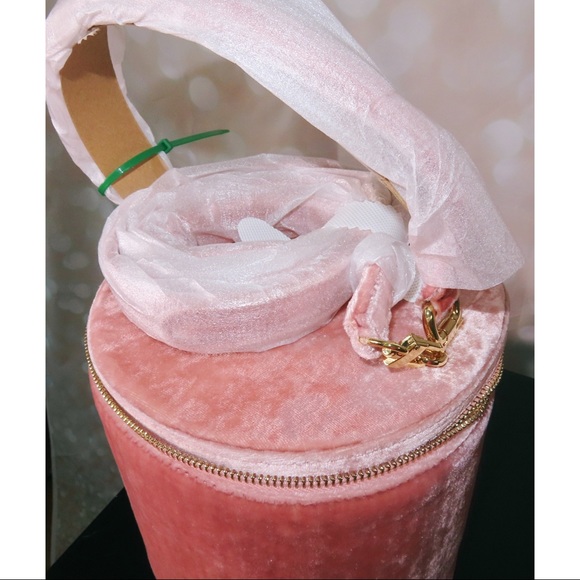 ❌SOLD❌ STAUD Vitti Crushed Velvet Pink Bucket Bag - Picture 8 of 8